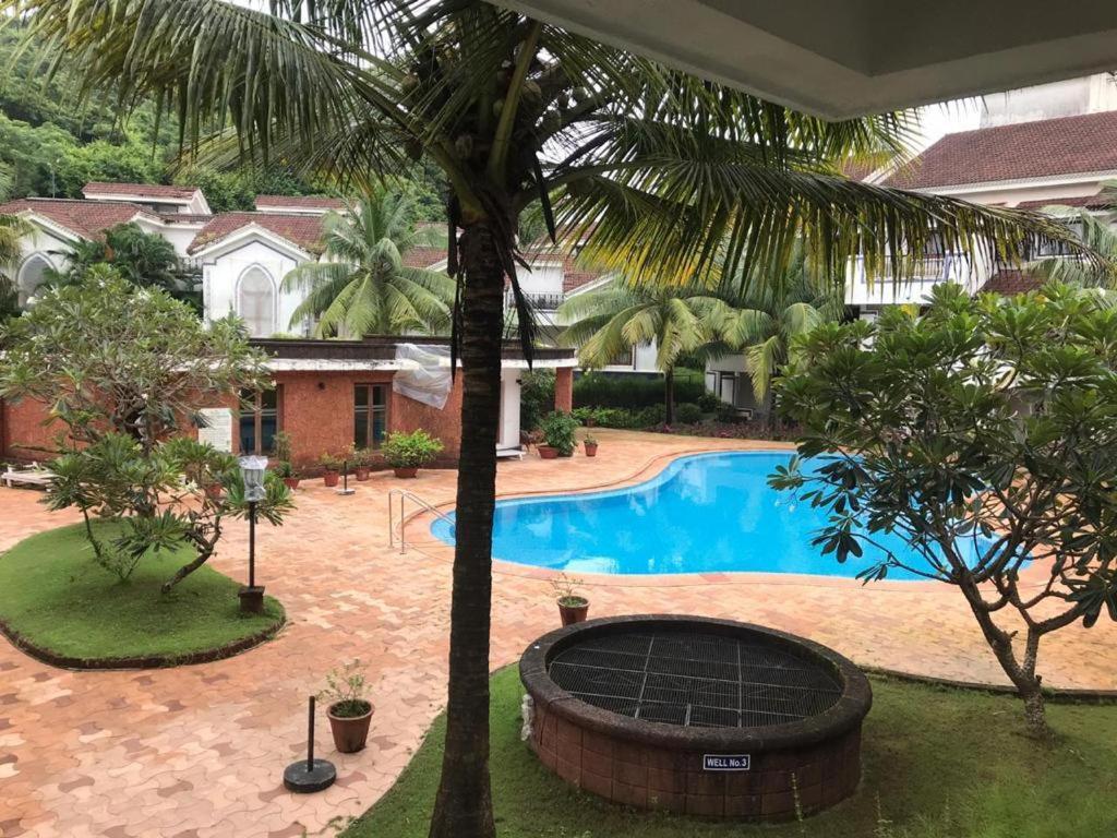 Pool And Garden Facing Apartment In Riviera Foothills Near Baga, Арпора Экстерьер фото